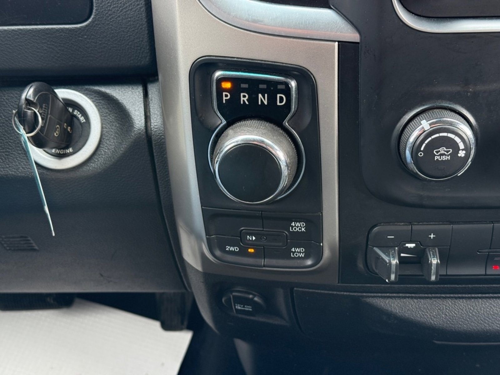 Used 2017 RAM 1500 Classic SLT w/ Luxury Group image 28