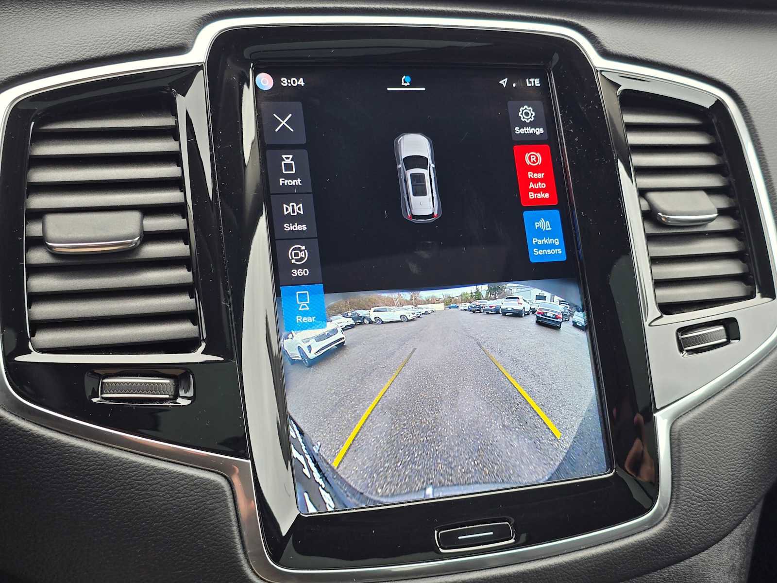 Certified 2023 Volvo XC90 T8 Ultimate w/ Protection Package Premier image 28