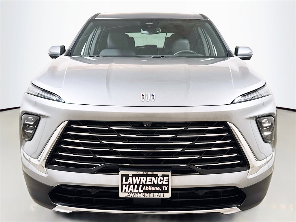 Used 2025 Buick Enclave Preferred image 2