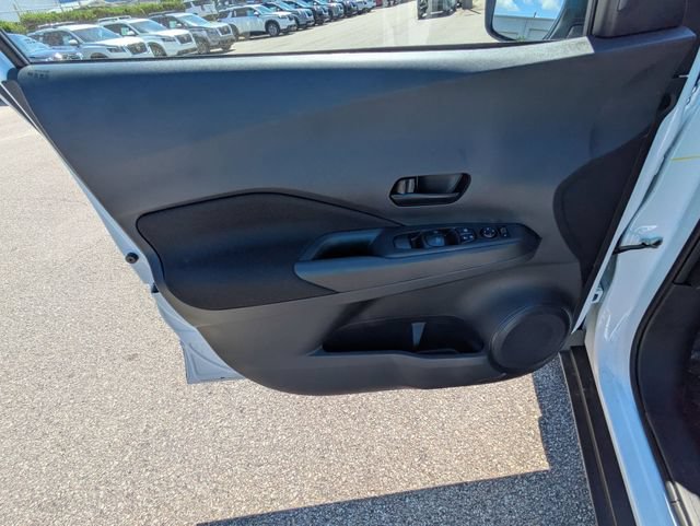 New 2025 Nissan Kicks Play S FWD image 10