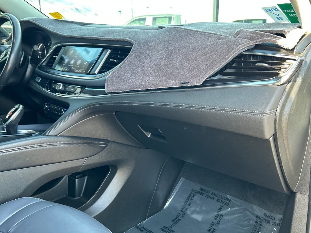 Used 2020 Buick Enclave Essence image 9