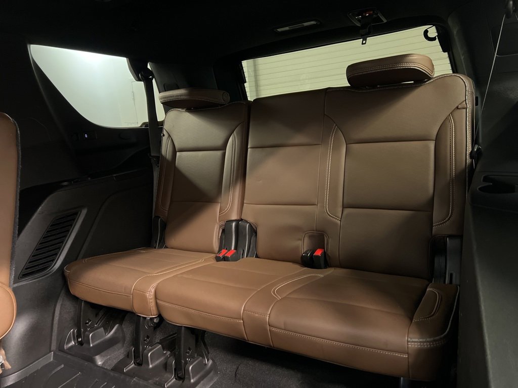 Used 2021 Chevrolet Tahoe High Country w/ Premium Package image 32