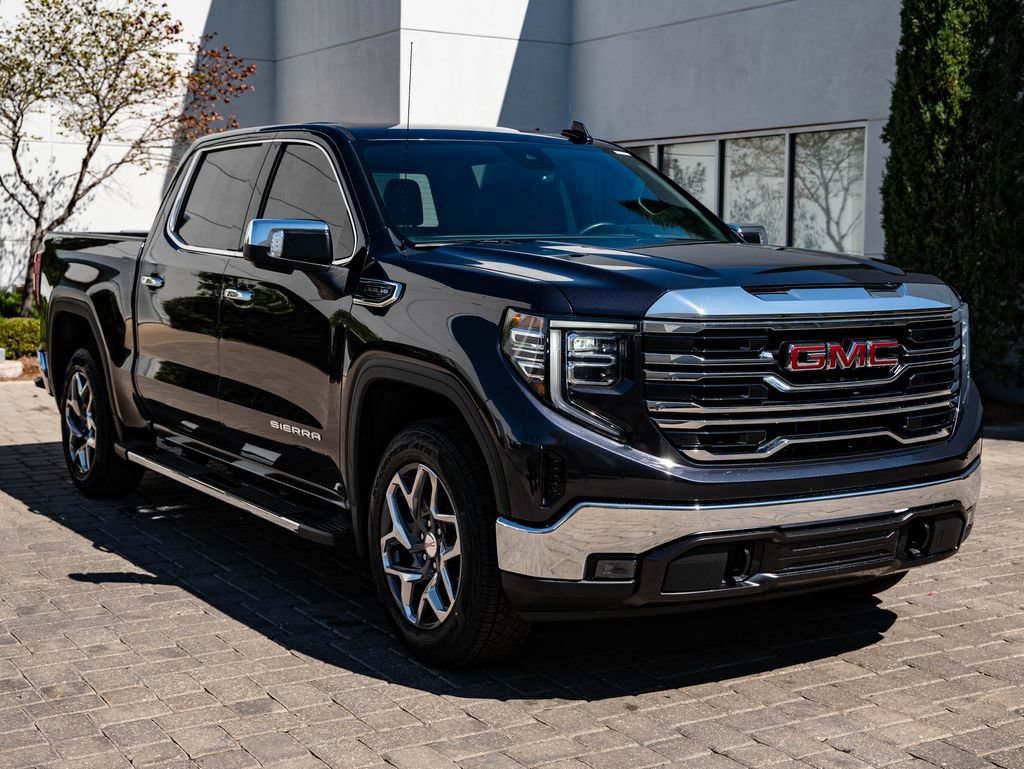 Used 2023 GMC Sierra 1500 SLT w/ SLT Premium Package AWD/4WD image 12