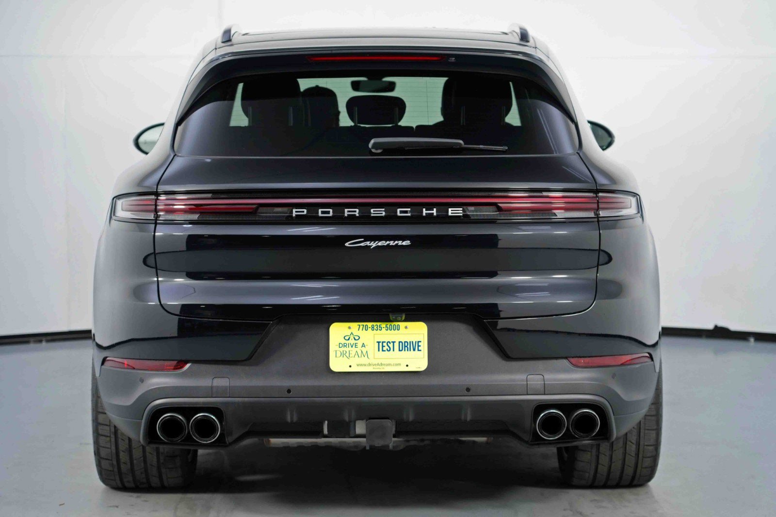Used 2024 Porsche Cayenne w/ Premium Package image 54