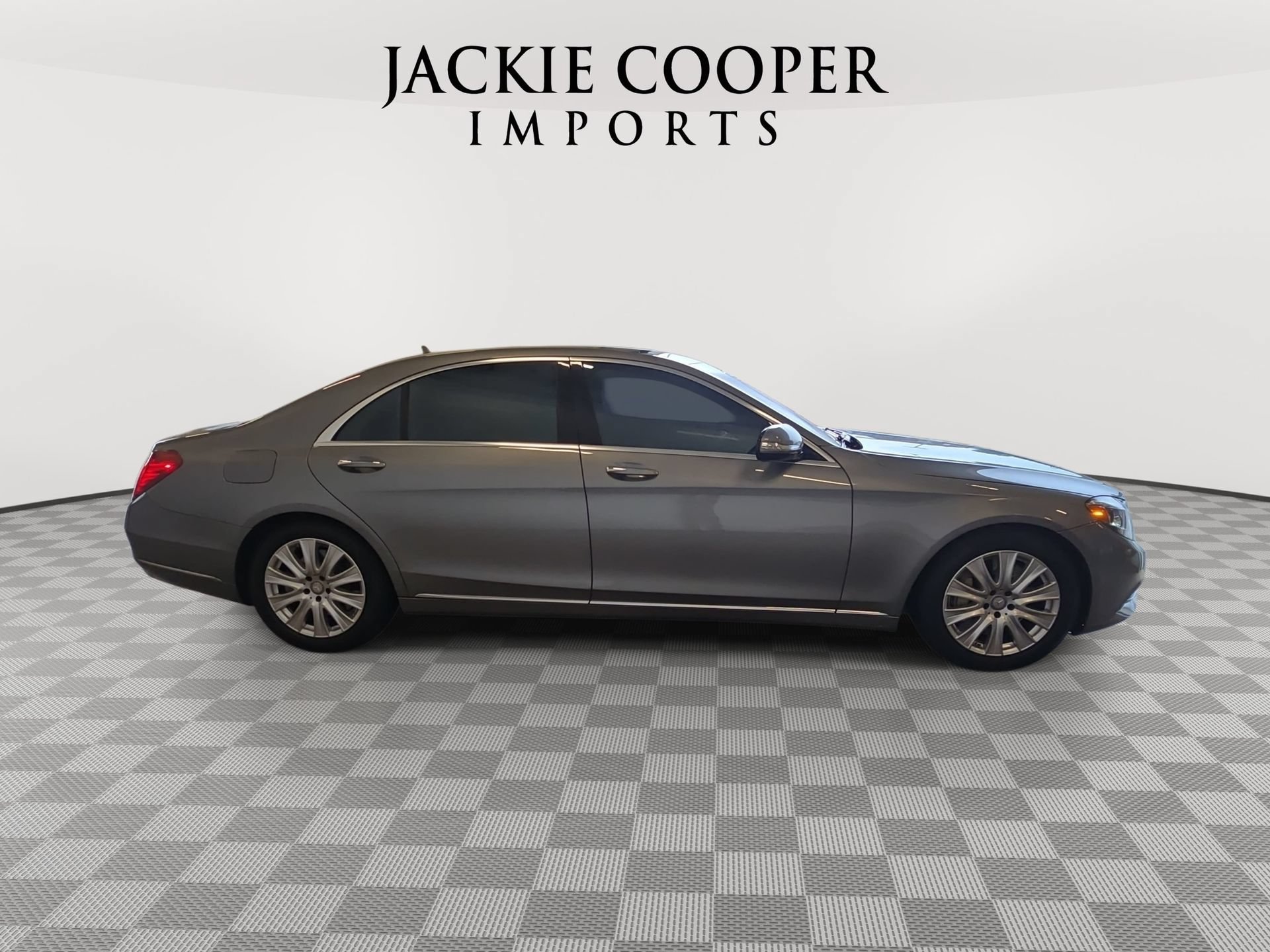 Used 2015 Mercedes-Benz S 550 4MATIC Sedan image 4