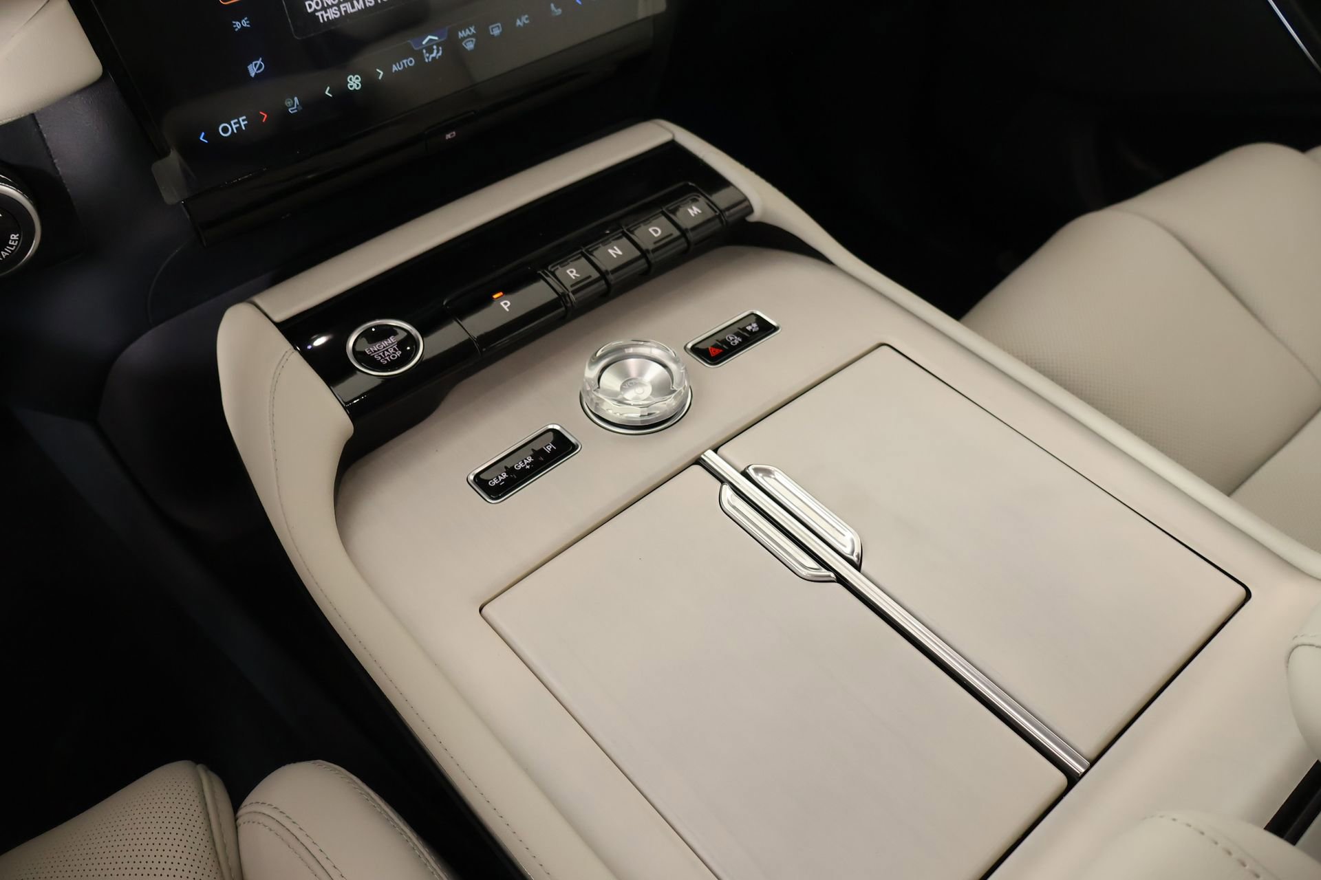 New 2026 Lincoln Navigator Premiere image 8