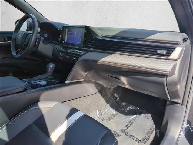 Used 2025 Toyota Camry SE w/ Convenience Package image 24