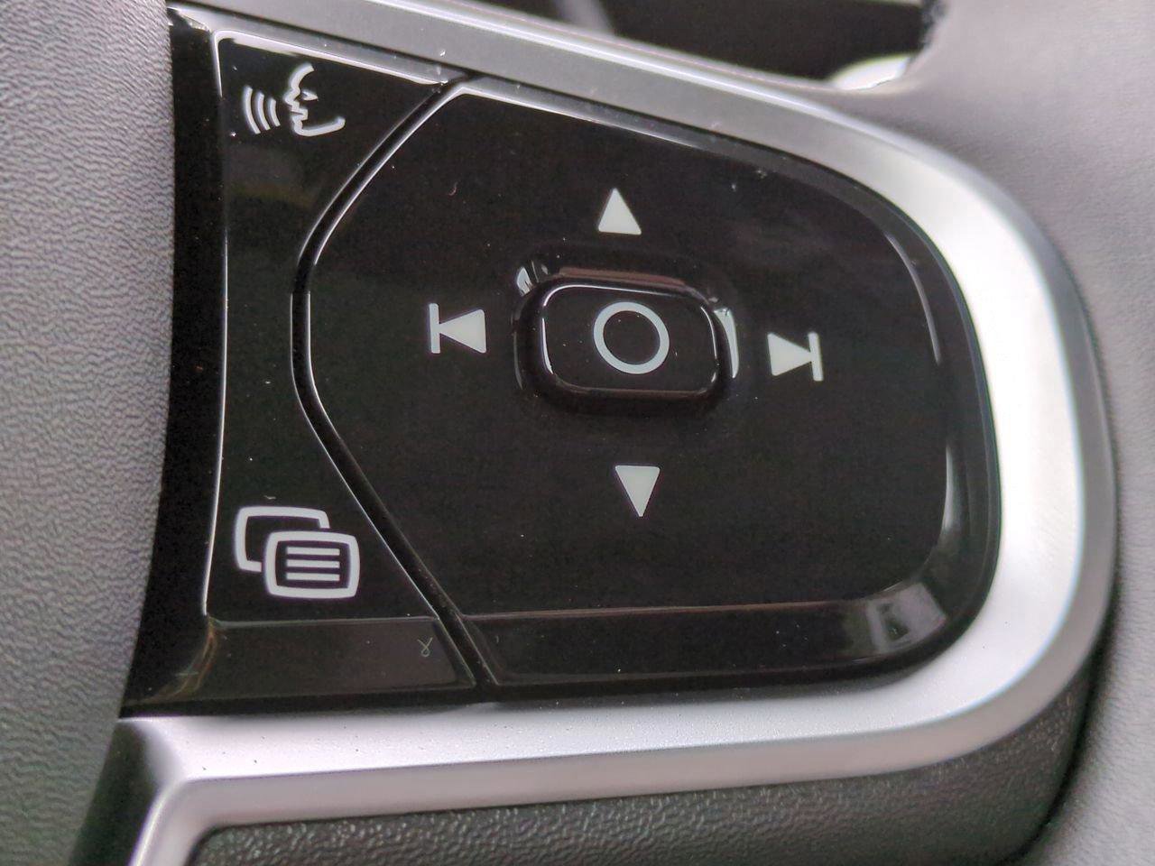 New 2026 Volvo XC90 B6 Plus w/ Protection Package Premier image 25