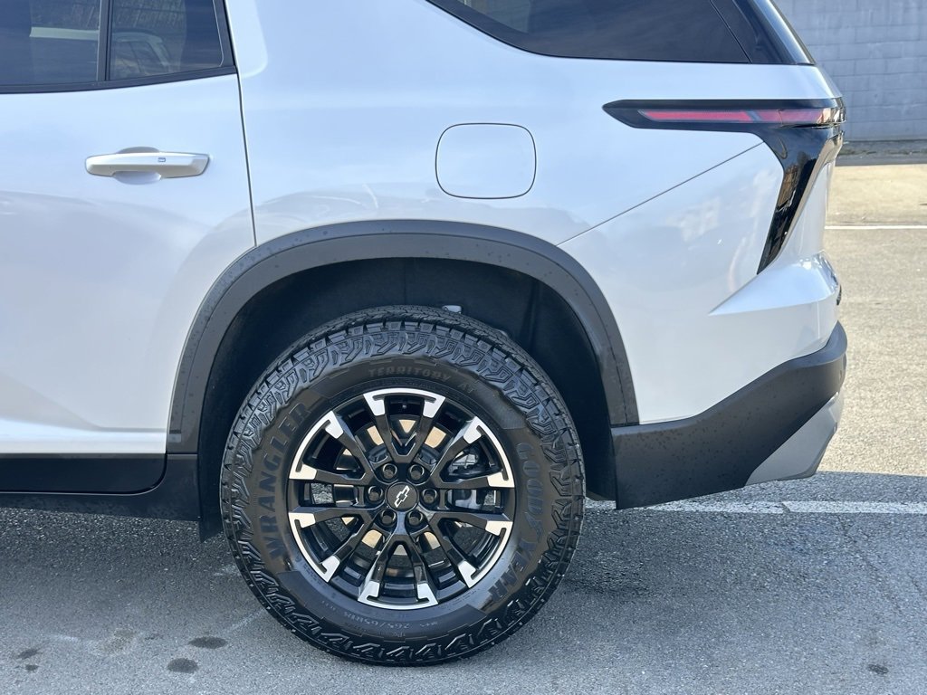 Used 2025 Chevrolet Traverse Z71 w/ Driver Confidence Package image 43