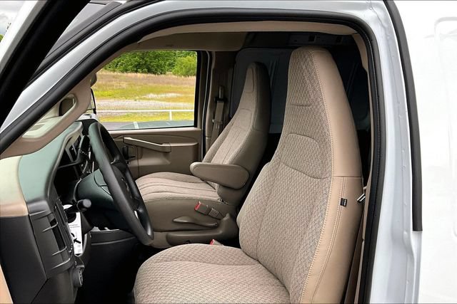 New 2026 GMC Savana 2500 w/ Driver Convenience Package RWD image 9