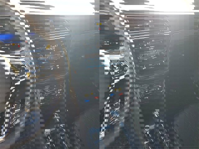 Certified 2024 Volkswagen Tiguan SE R-Line image 24