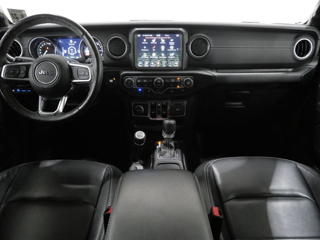 Used 2022 Jeep Wrangler Unlimited Sahara w/ Cold Weather Group AWD/4WD image 10
