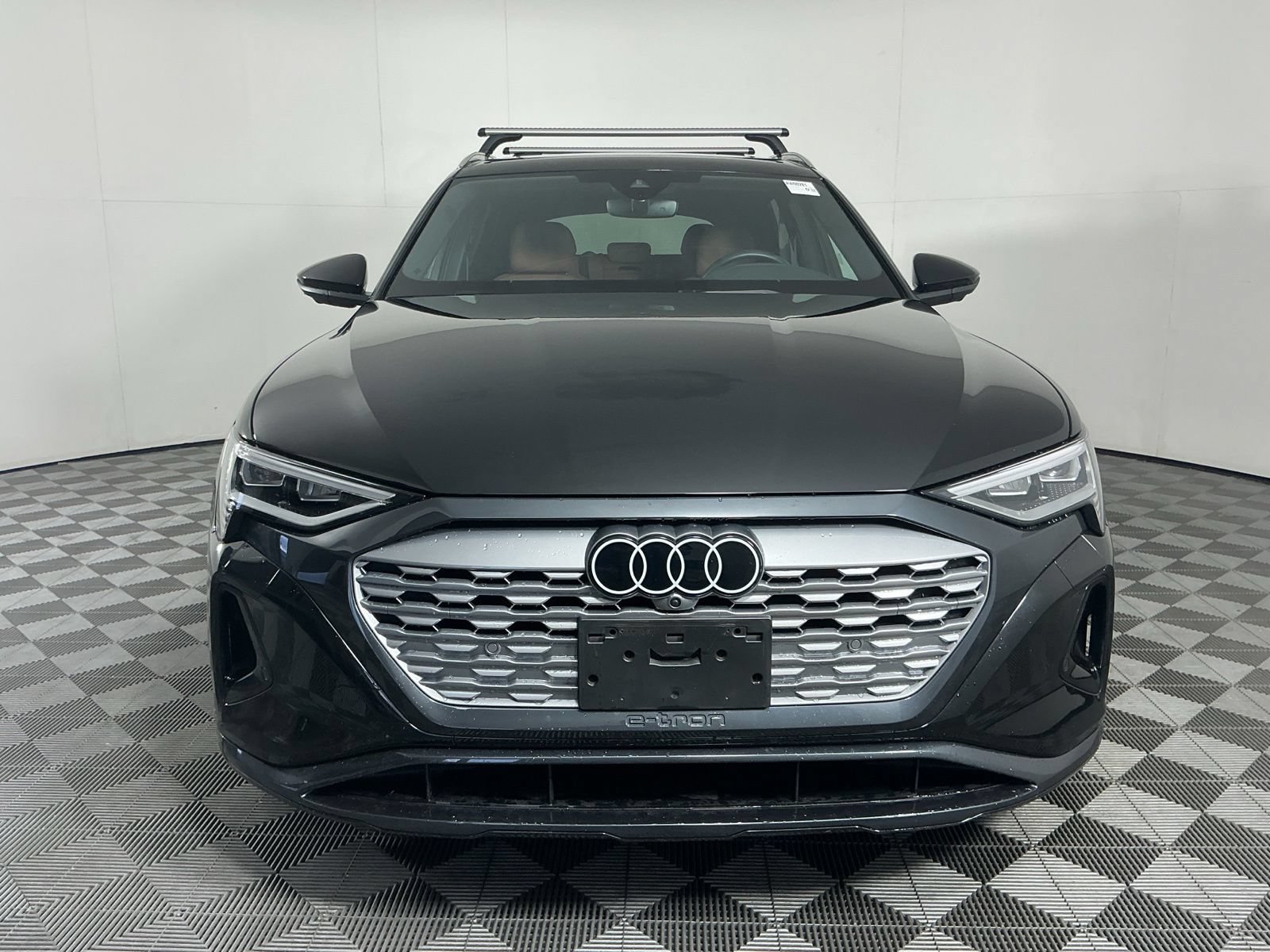 Used 2024 Audi Q8 e-tron Premium Plus w/ Premium Plus Package AWD/4WD image 2