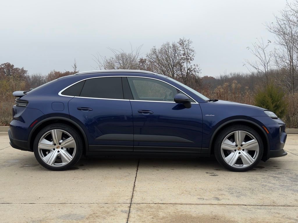 Used 2024 Porsche Macan 4 Electric image 14