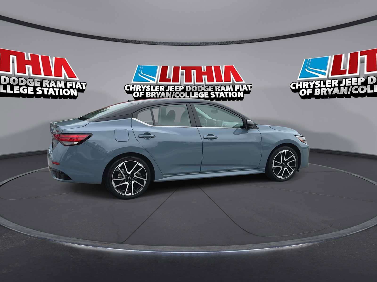 Used 2025 Nissan Sentra SR FWD image 8