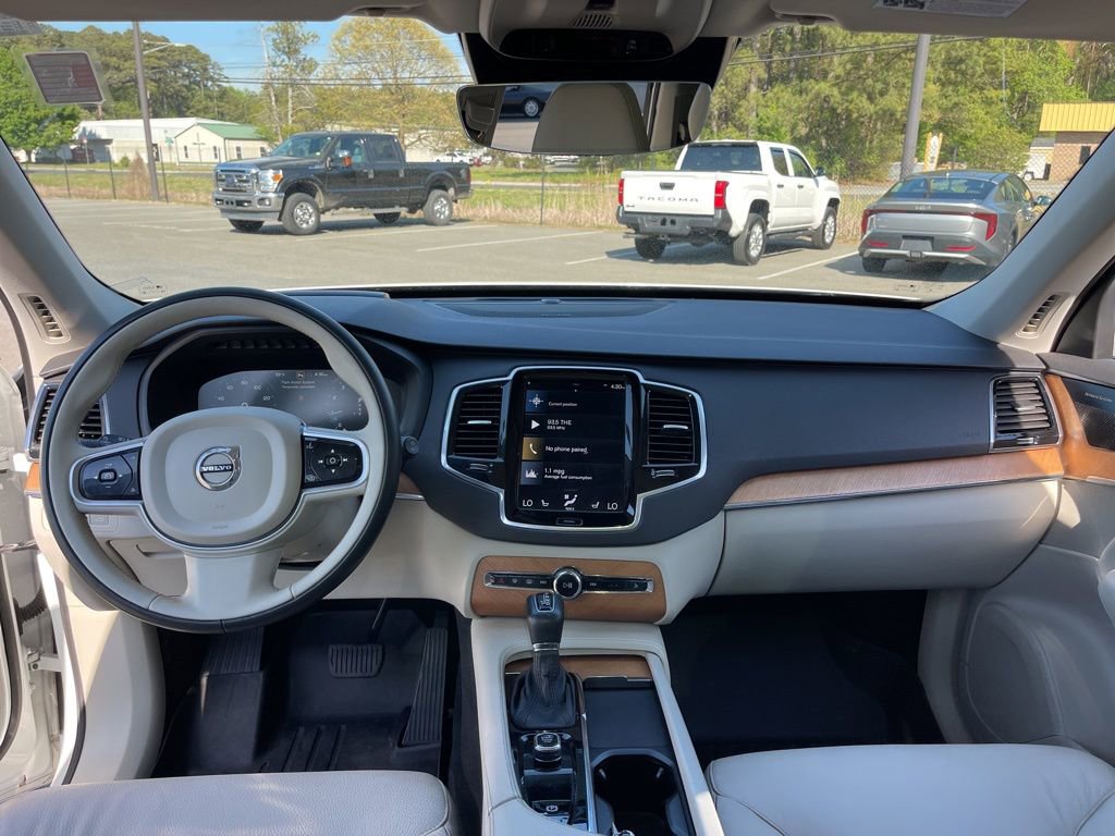 Used 2022 Volvo XC90 T6 Momentum w/ Advanced Package image 10