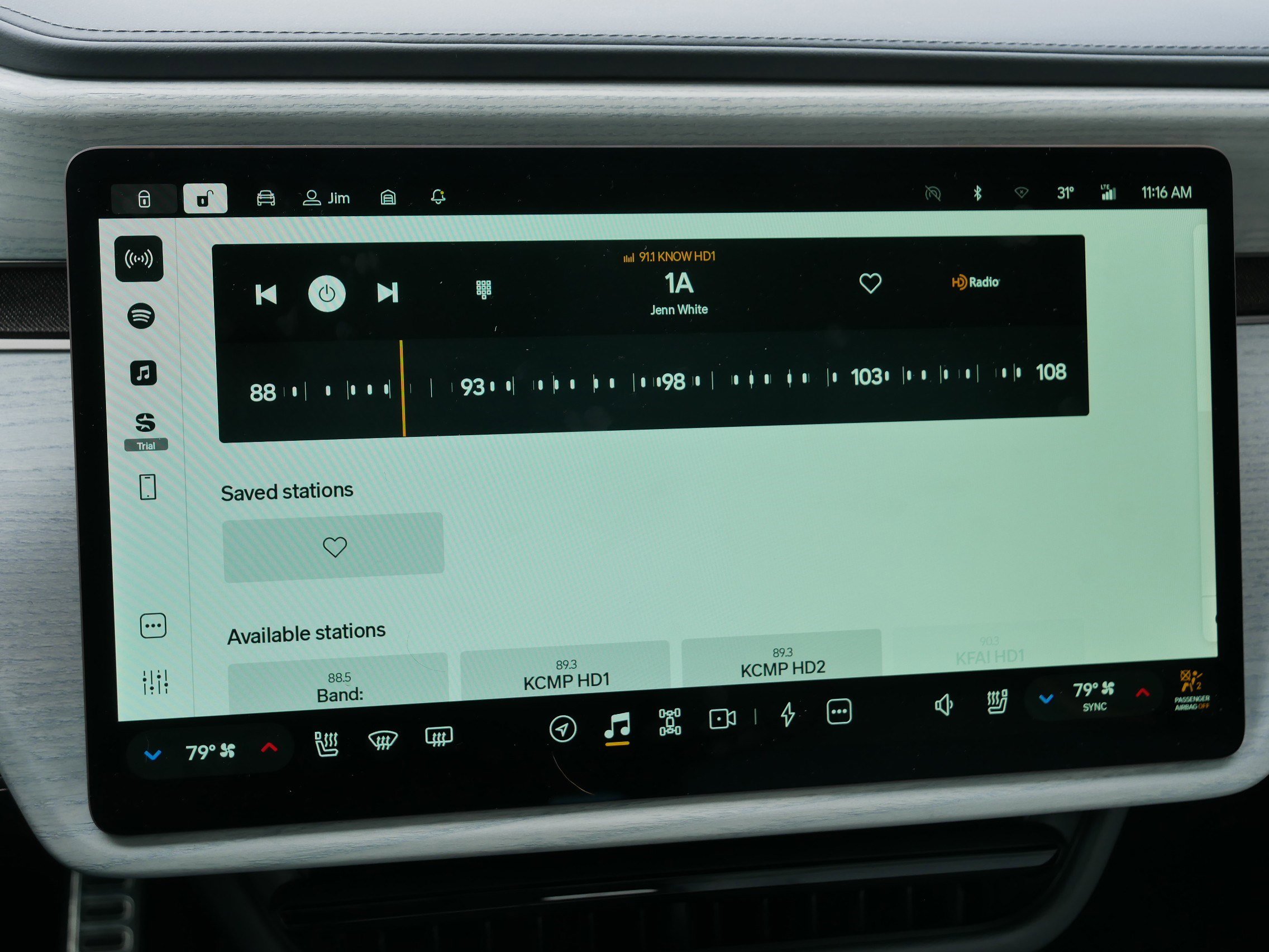 Used 2026 Rivian R1S Premium image 22