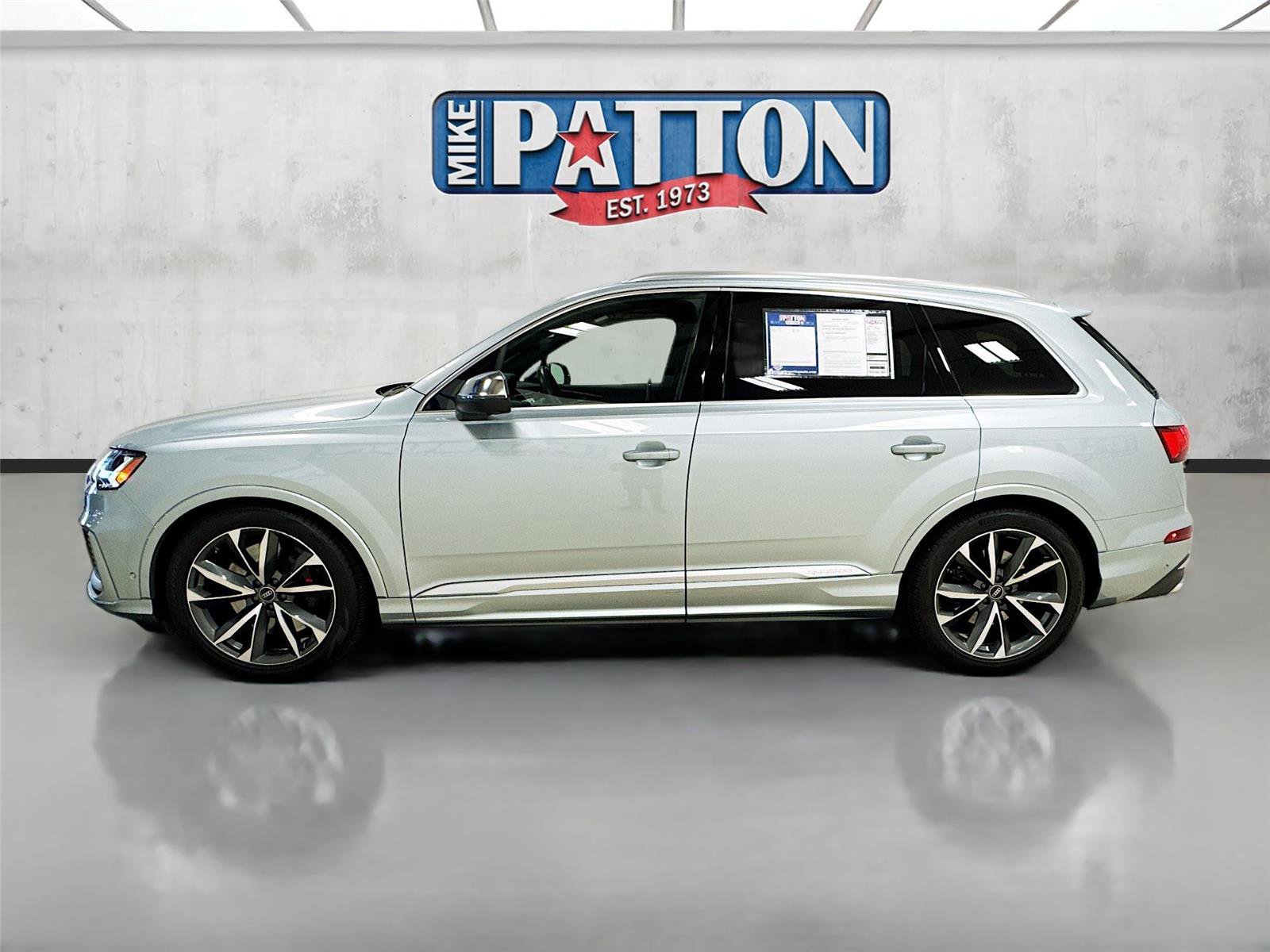 Used 2023 Audi SQ7 Prestige w/ Prestige Package image 4