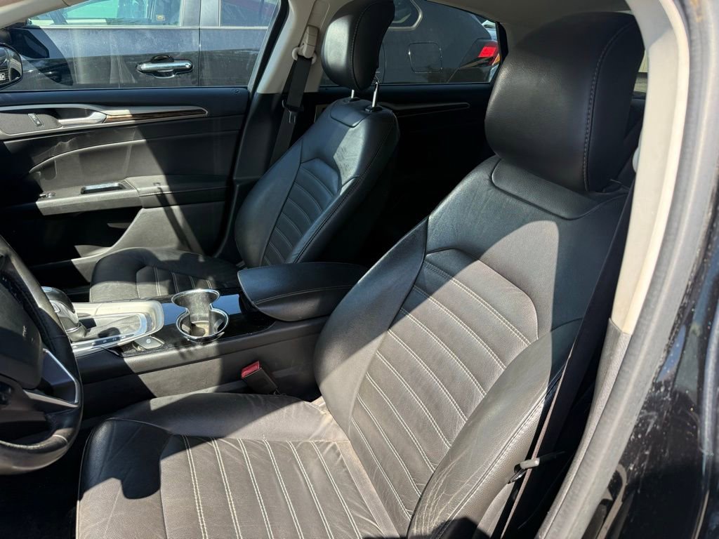 Used 2014 Ford Fusion SE w/ Equipment Group 202A FWD image 5