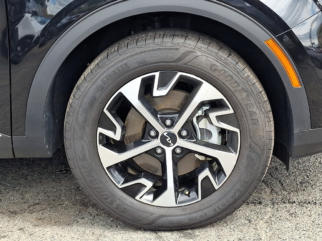 Used 2025 Kia Sportage EX AWD/4WD image 8