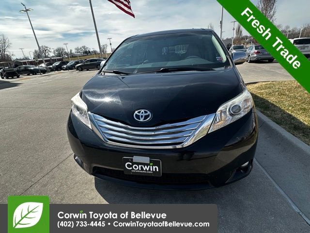 Used 2013 Toyota Sienna XLE image 9
