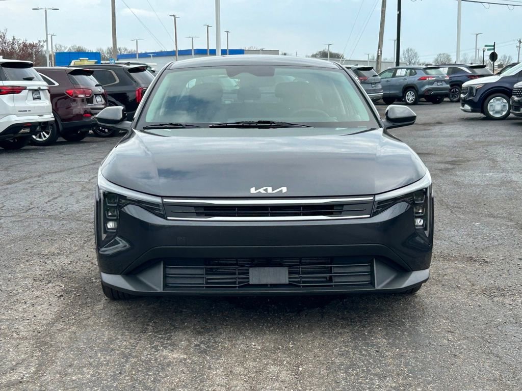 Used 2025 Kia K4 LXS image 2