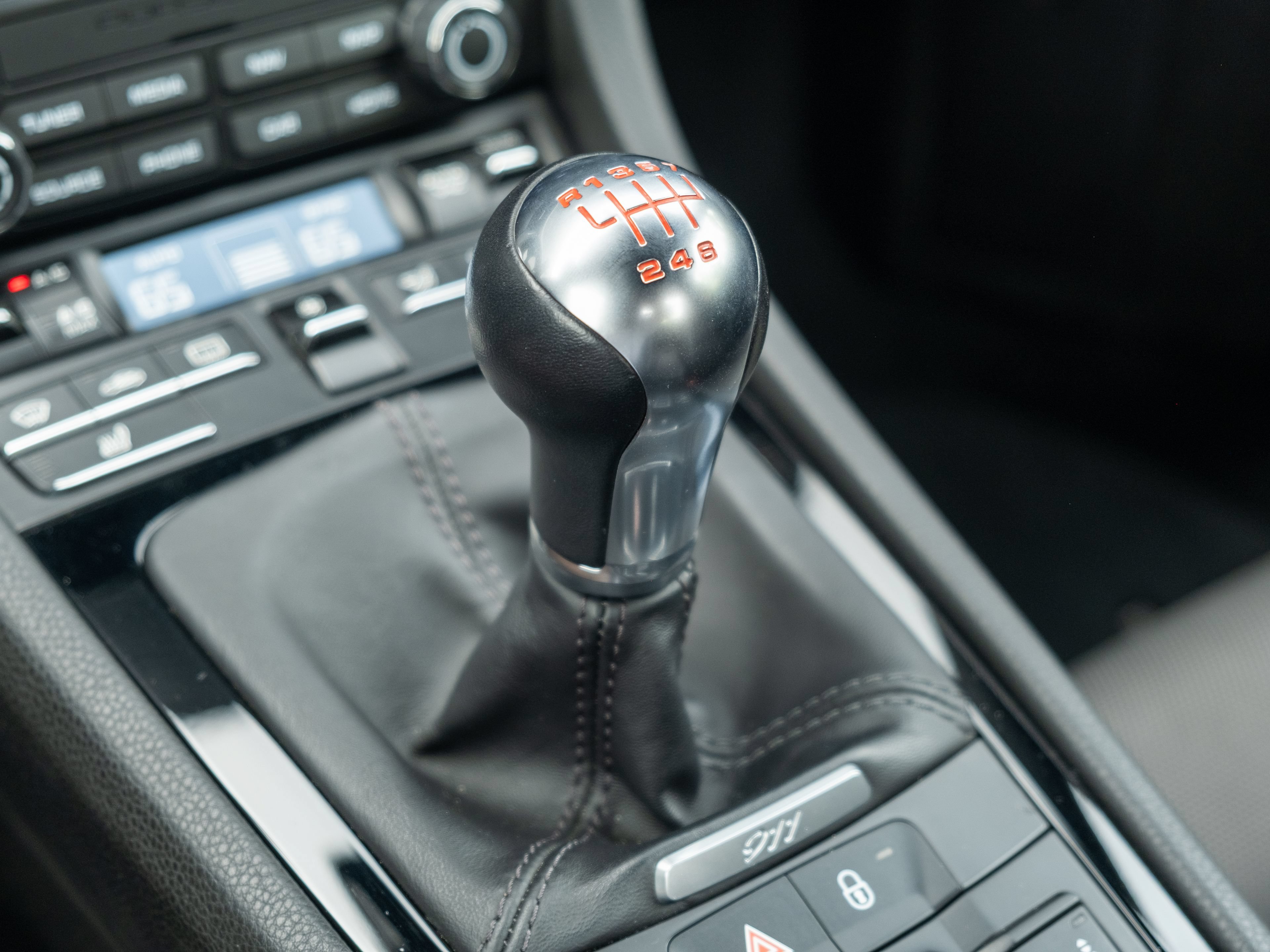 Certified 2019 Porsche 911 Carrera T RWD image 34
