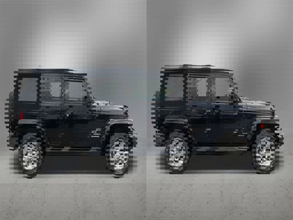 Used 2017 Jeep Wrangler Unlimited Sahara w/ Connectivity Group image 7