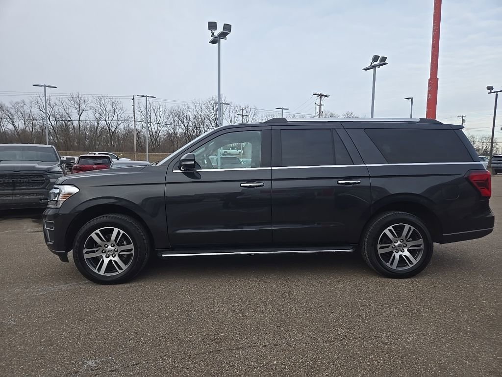 Used 2023 Ford Expedition Max Limited image 4