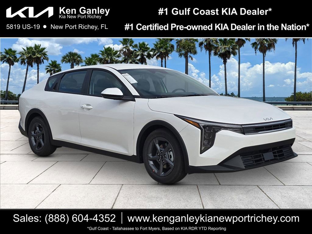 New 2025 Kia K4 LXS