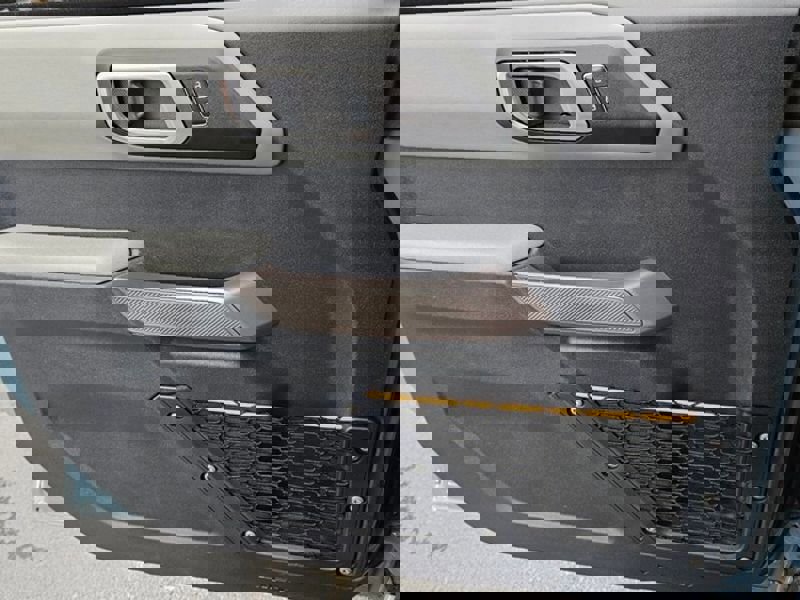 Used 2023 Ford Bronco Badlands image 32