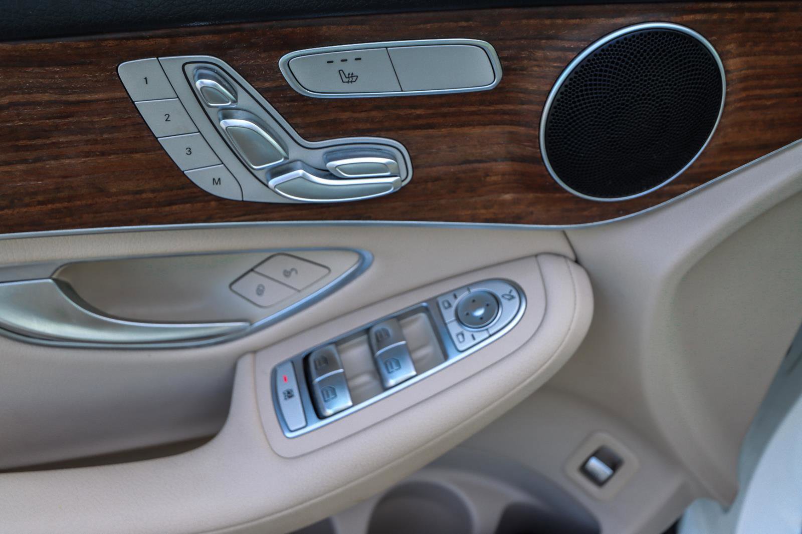 Used 2021 Mercedes-Benz GLC 300 4MATIC image 32