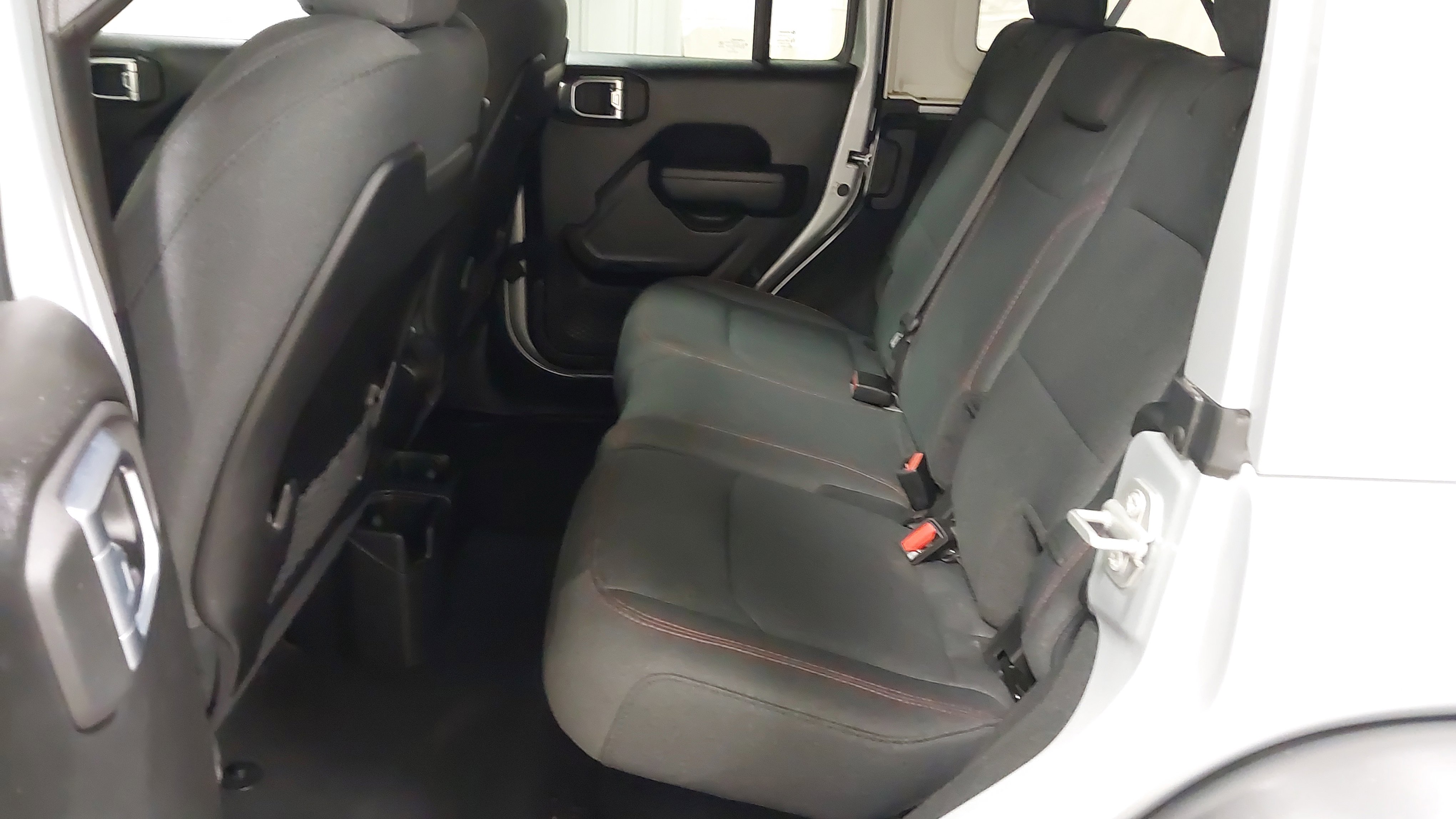 Used 2024 Jeep Wrangler Rubicon image 37