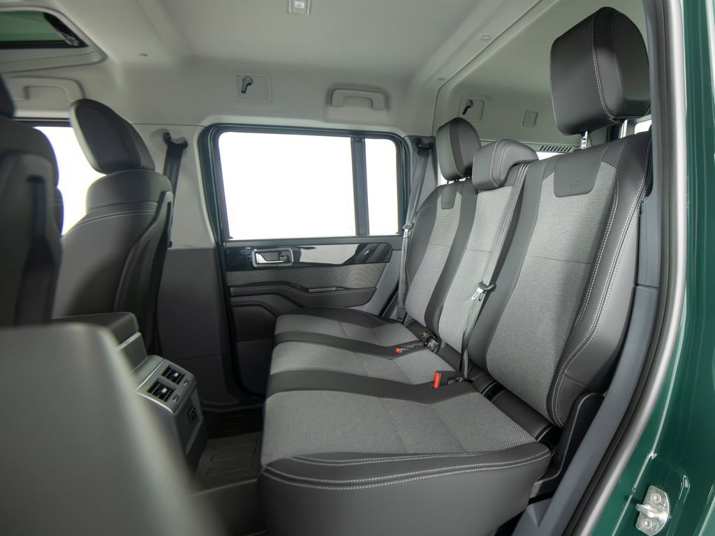 Used 2025 INEOS Grenadier AWD/4WD image 34