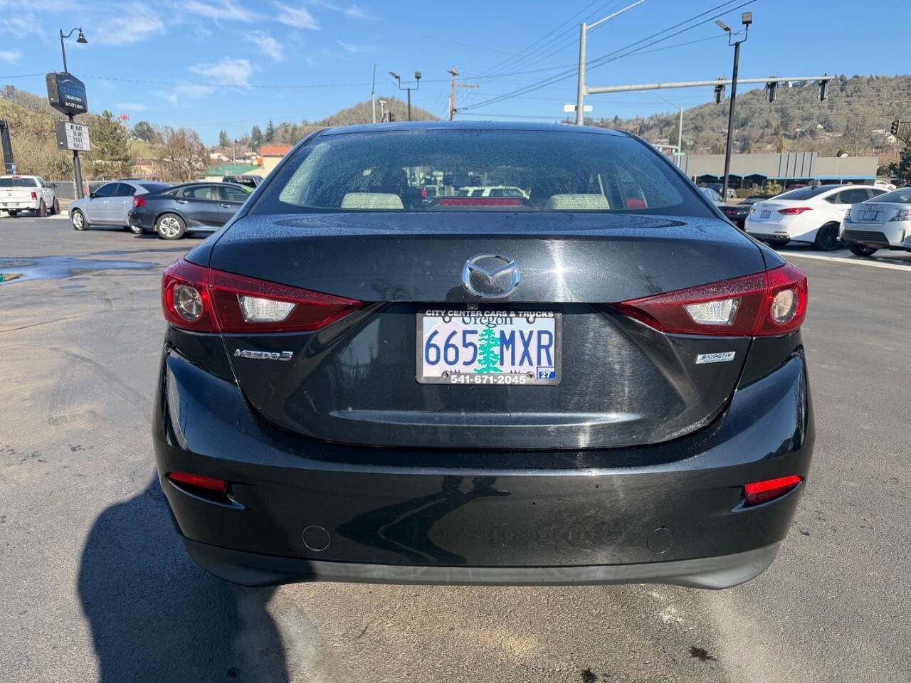 Used 2016 MAZDA MAZDA3 i Sport w/ Preferred Equipment Package image 18