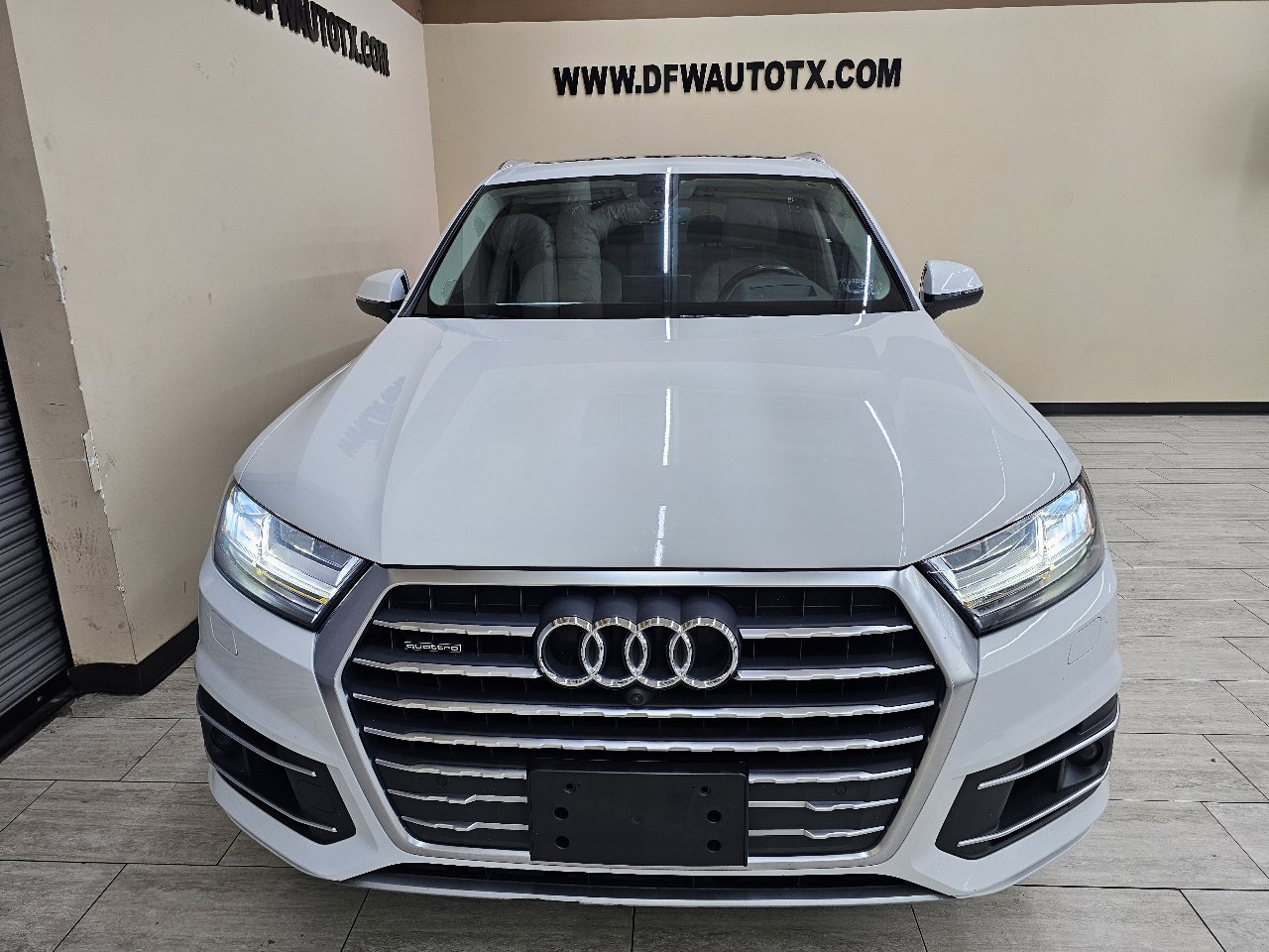Used 2018 Audi Q7 3.0T Prestige w/ Prestige Package image 3