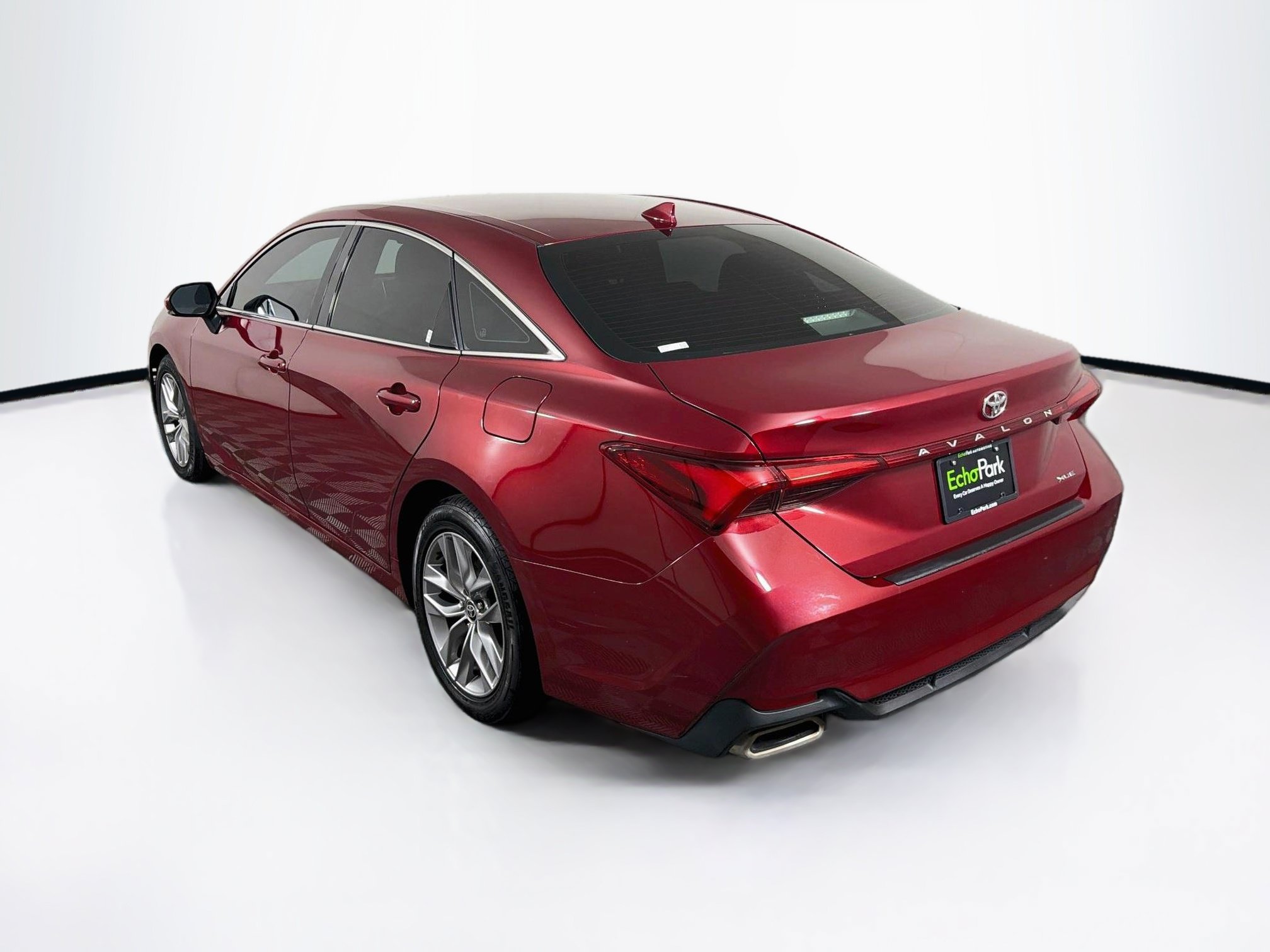 Used 2022 Toyota Avalon XLE FWD image 5