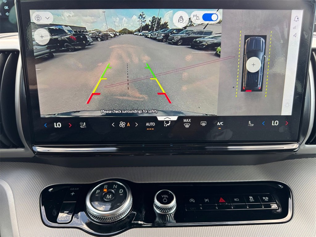 New 2025 Ford Expedition Active image 25