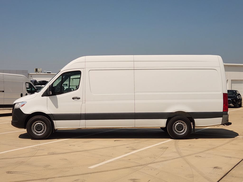 Used 2023 Mercedes-Benz Sprinter 2500 image 4