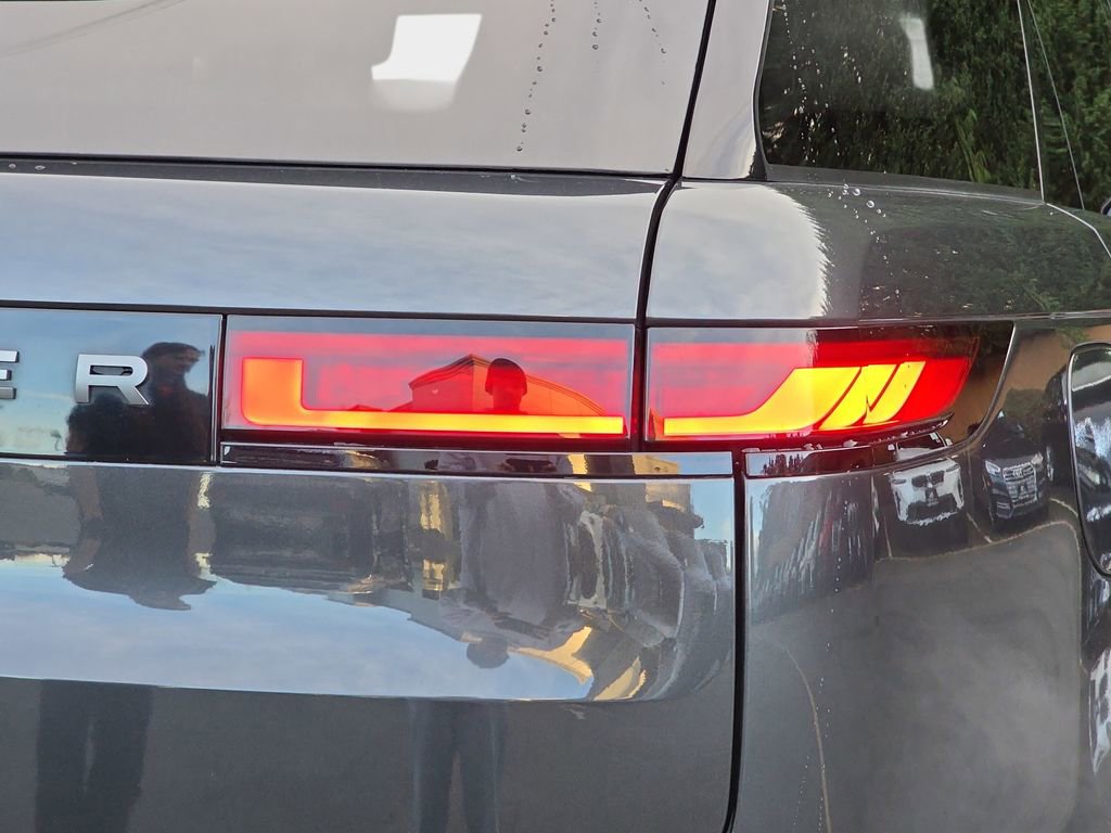 Used 2024 Land Rover Range Rover Sport SE image 39