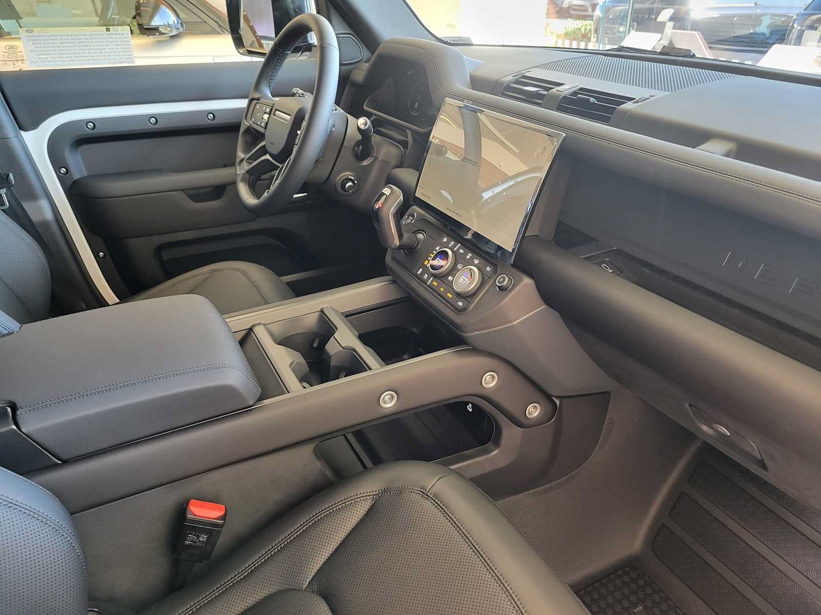 New 2026 Land Rover Defender 110 S AWD/4WD image 9