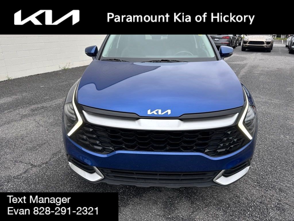 Used 2024 Kia Sportage EX FWD image 2
