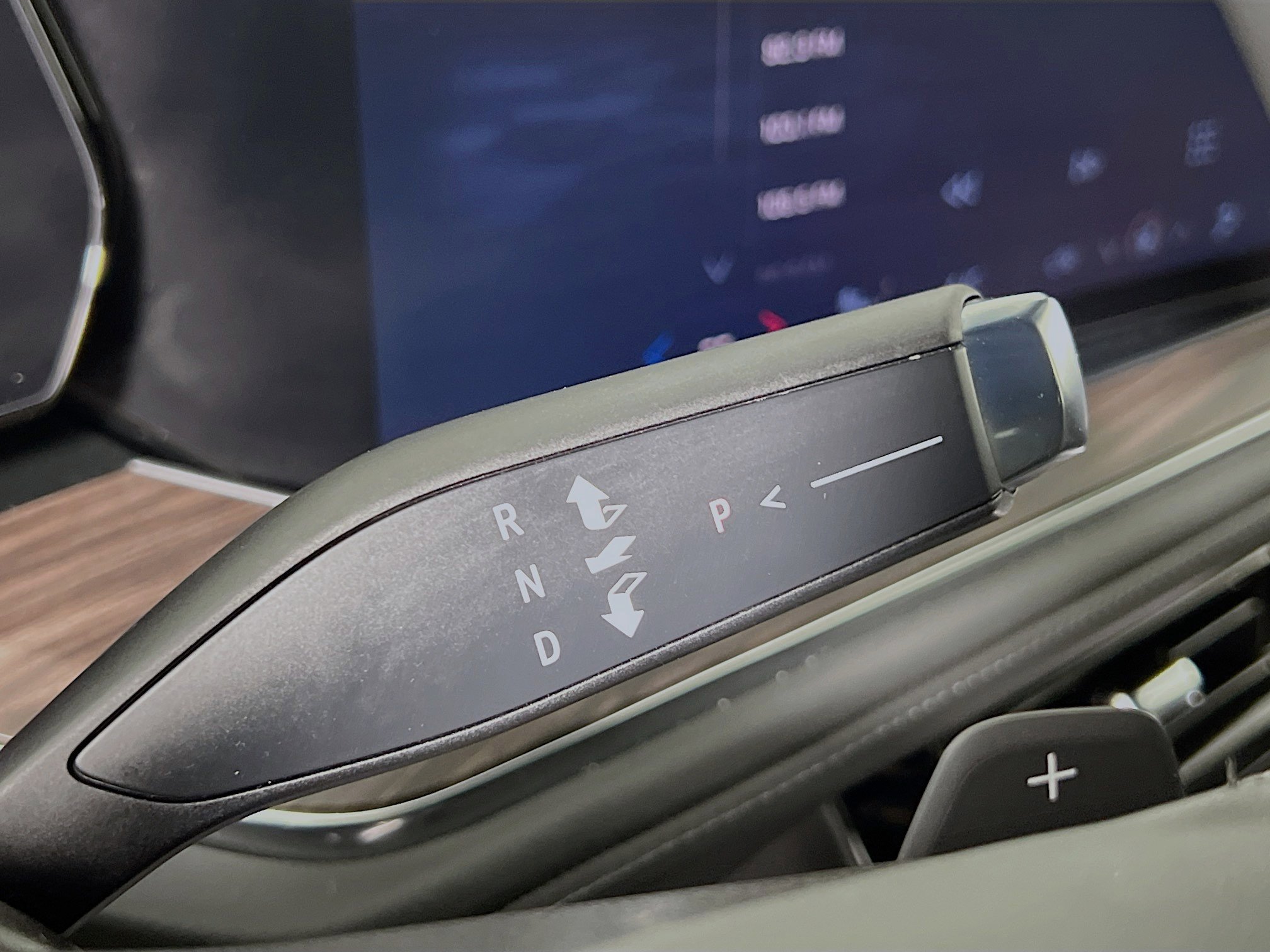 Used 2025 Chevrolet Suburban Z71 image 24