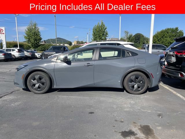 Used 2023 Toyota Prius LE FWD image 3