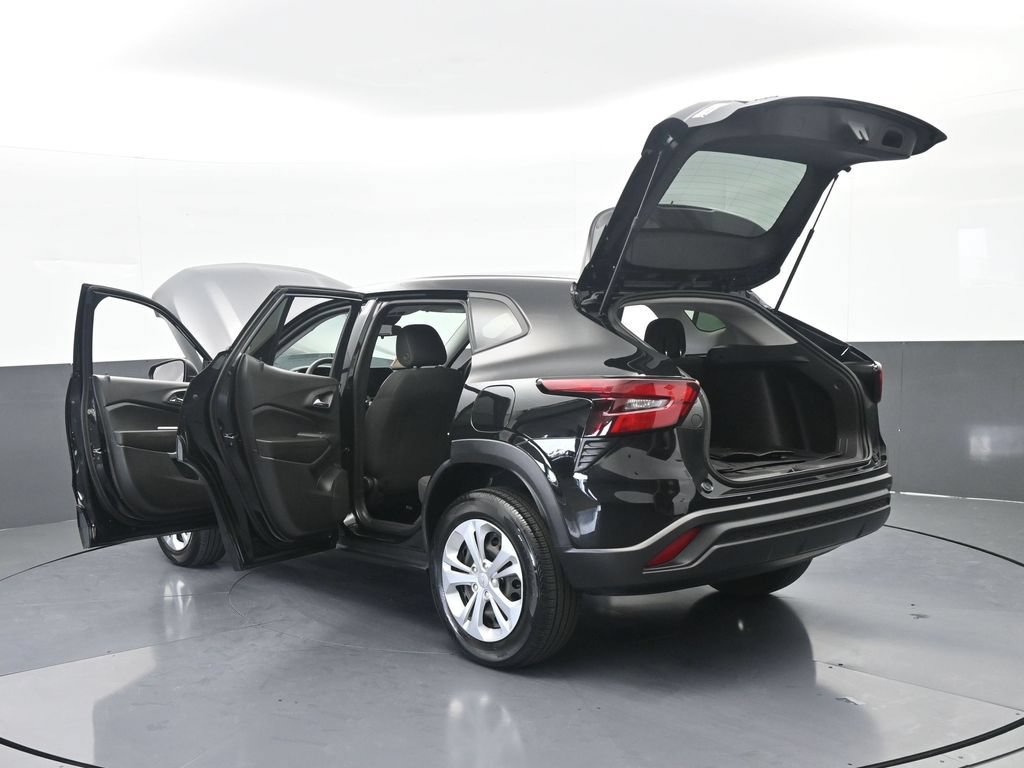 Used 2024 Chevrolet Trax LS FWD image 67