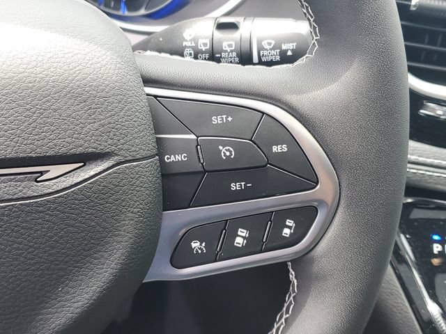 New 2027 Chrysler Pacifica Select AWD/4WD image 23