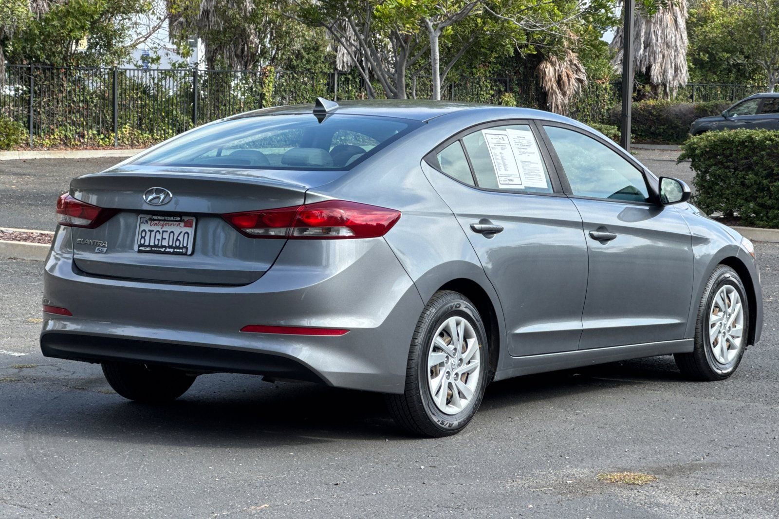 Used 2017 Hyundai Elantra SE image 3