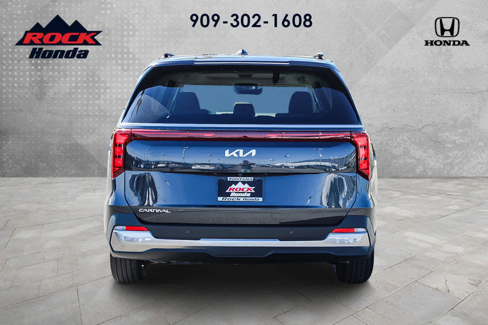 Used 2025 Kia Carnival SX image 5