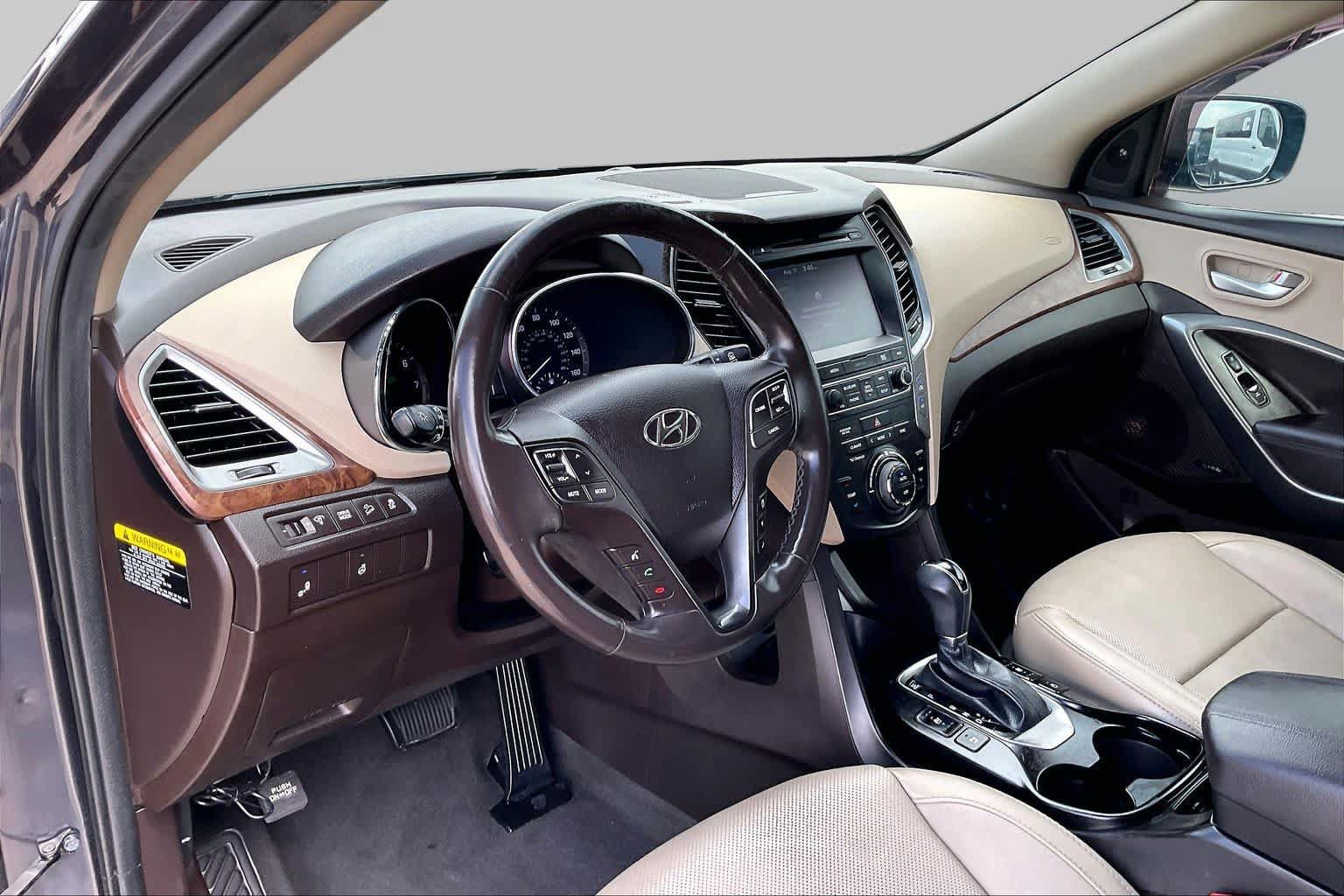Used 2018 Hyundai Santa Fe Sport w/ 2.4L Tech Package 04 FWD image 17