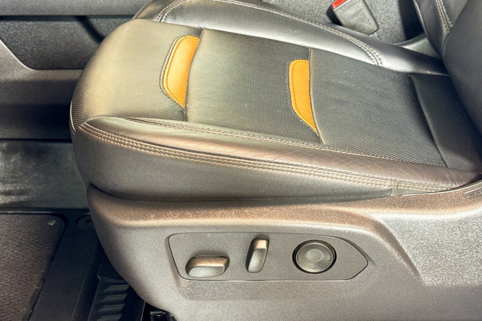 Used 2025 GMC Sierra 1500 AT4 image 18